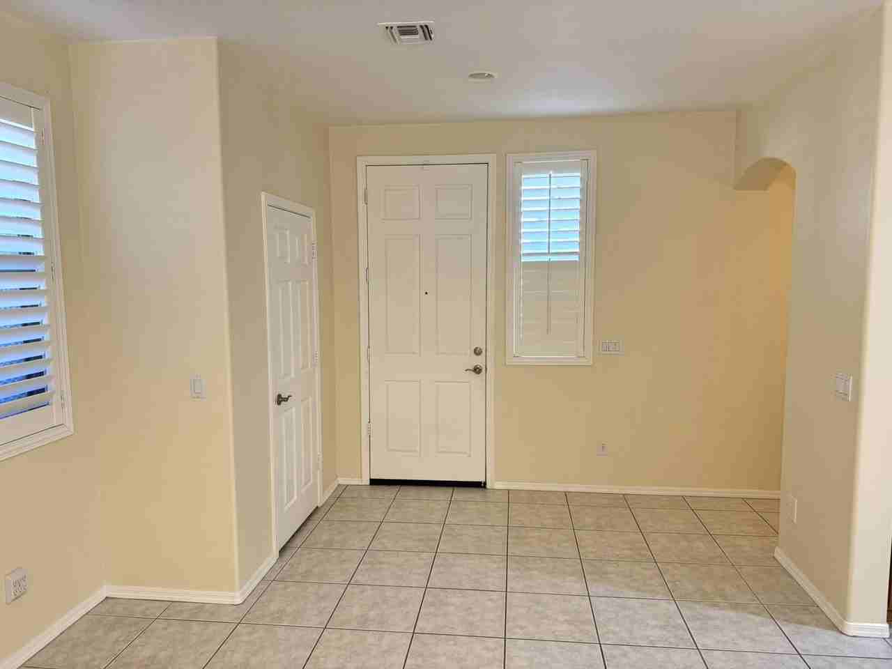 15477 W Jackson St - Photo 3 of 30
