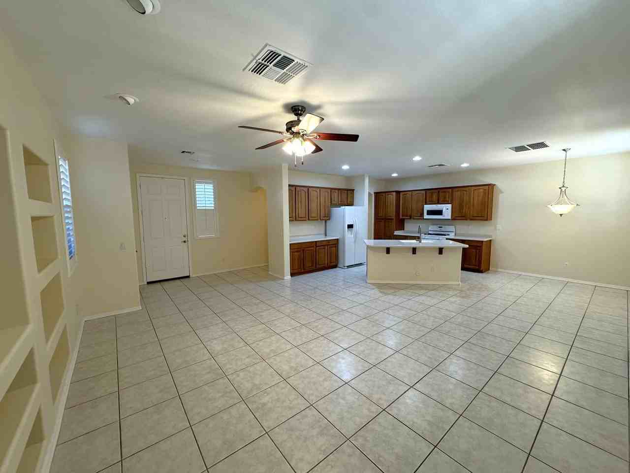15477 W Jackson St - Photo 5 of 30