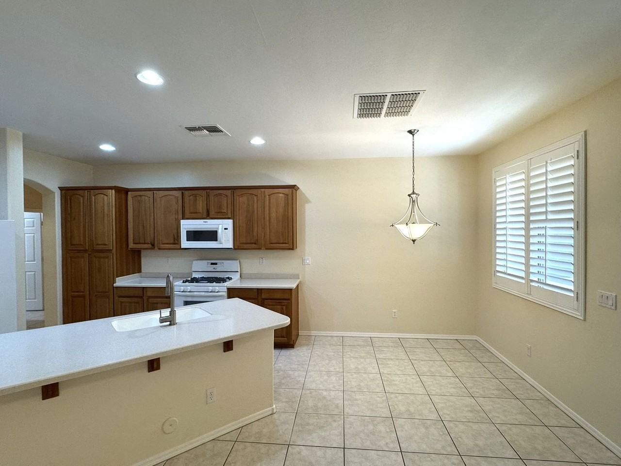 15477 W Jackson St - Photo 6 of 30