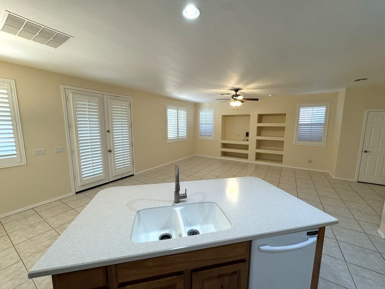15477 W Jackson St - Photo 7 of 30