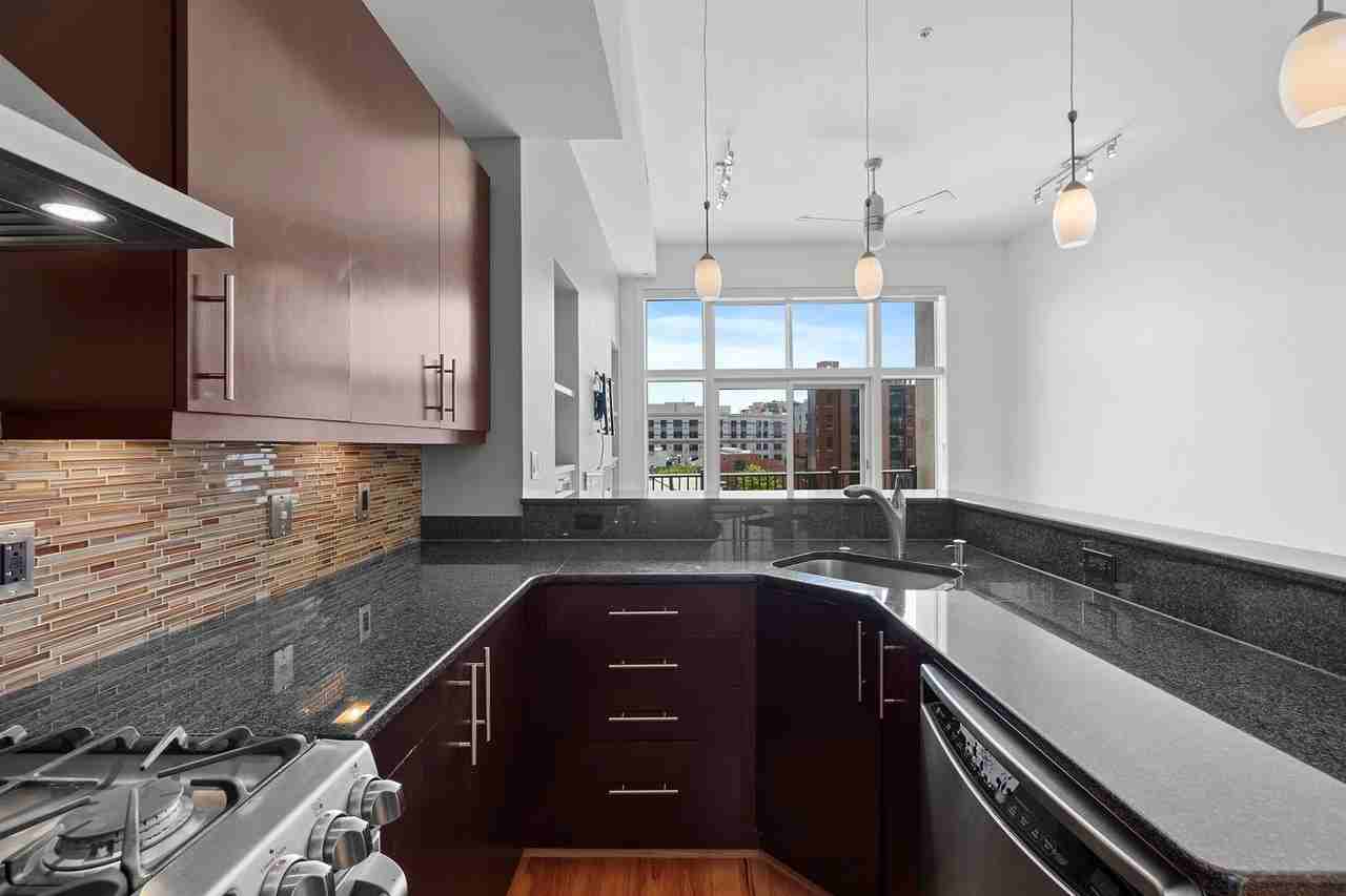 1336 Belmont St Nw #201 - Photo 5 of 26