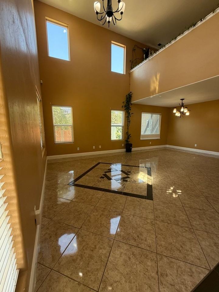 6253 E Hampton Way - Photo 2 of 36