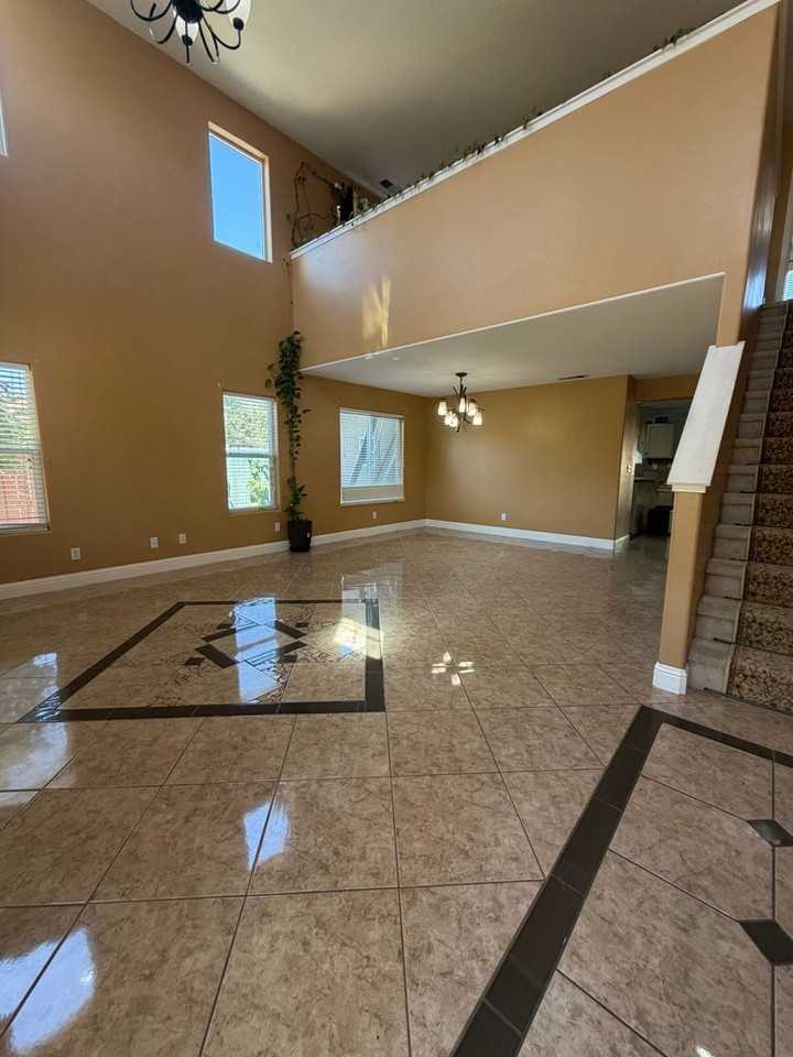 6253 E Hampton Way - Photo 3 of 36
