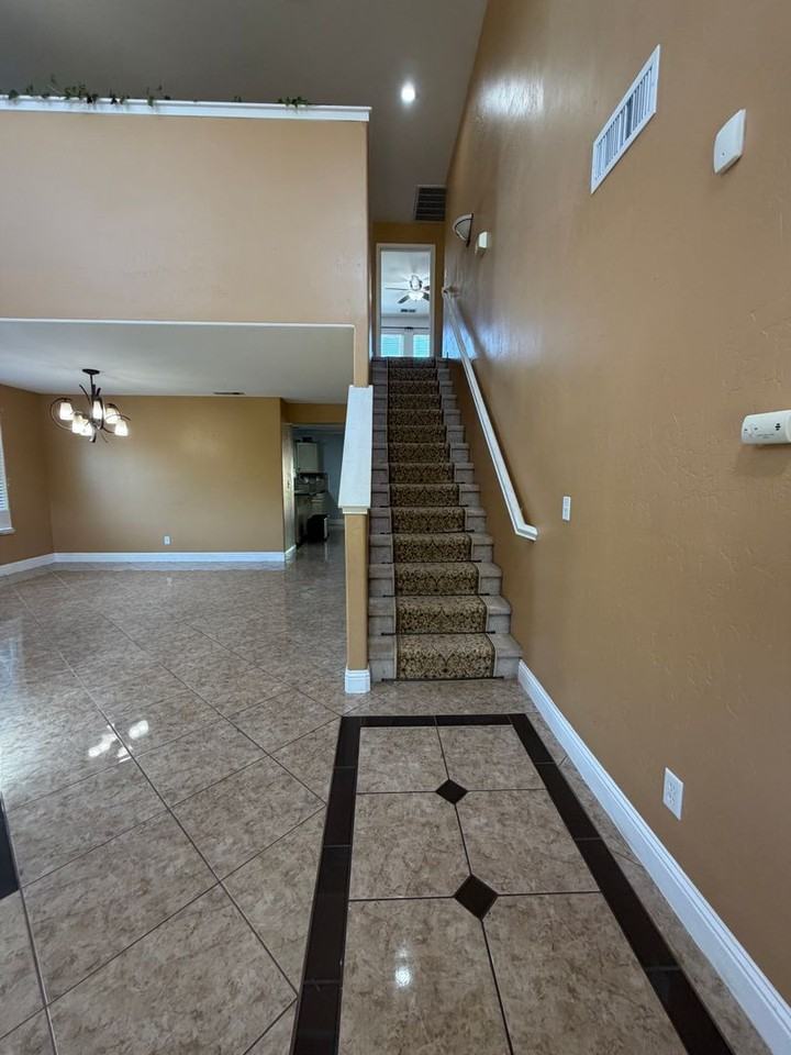 6253 E Hampton Way - Photo 4 of 36