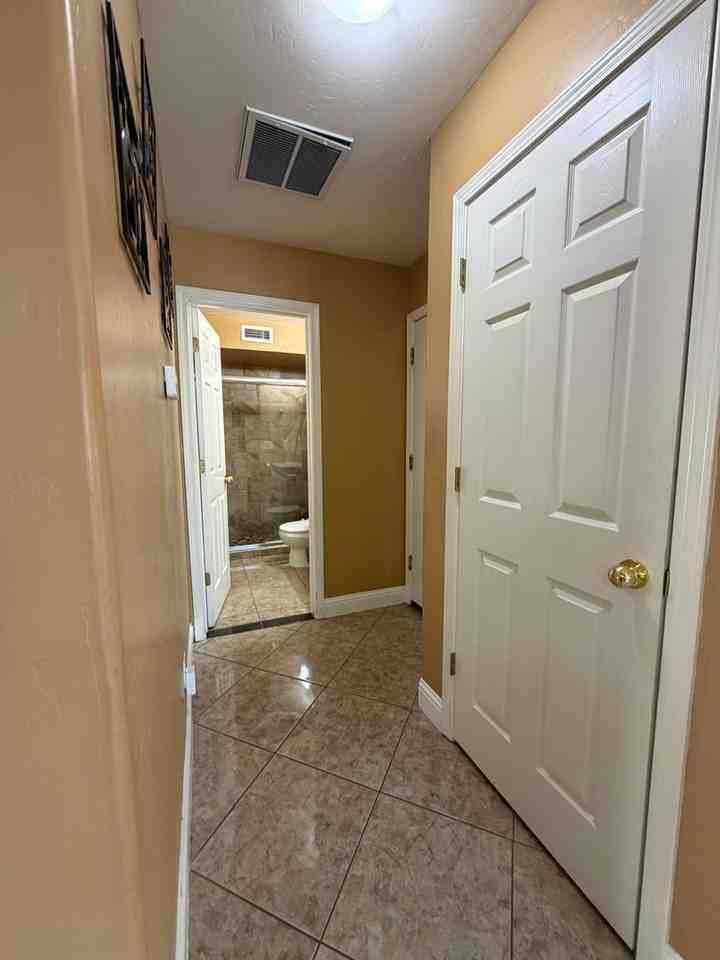 6253 E Hampton Way - Photo 7 of 36