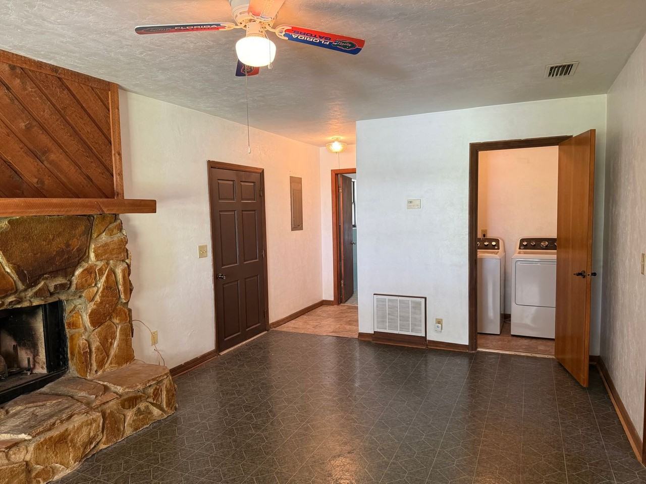 16326 Nw 118th Pl - Photo 4 of 28