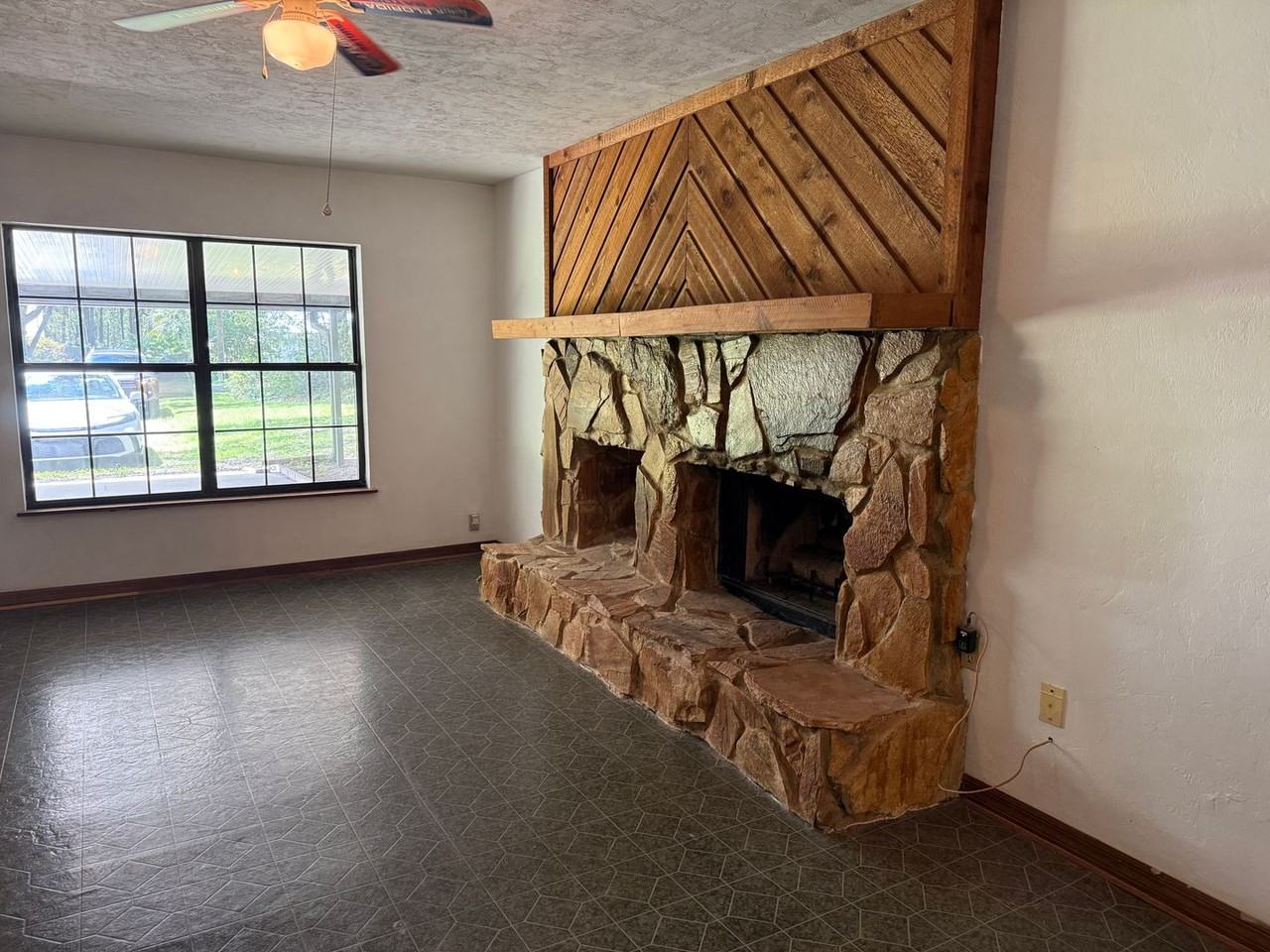 16326 Nw 118th Pl - Photo 6 of 28