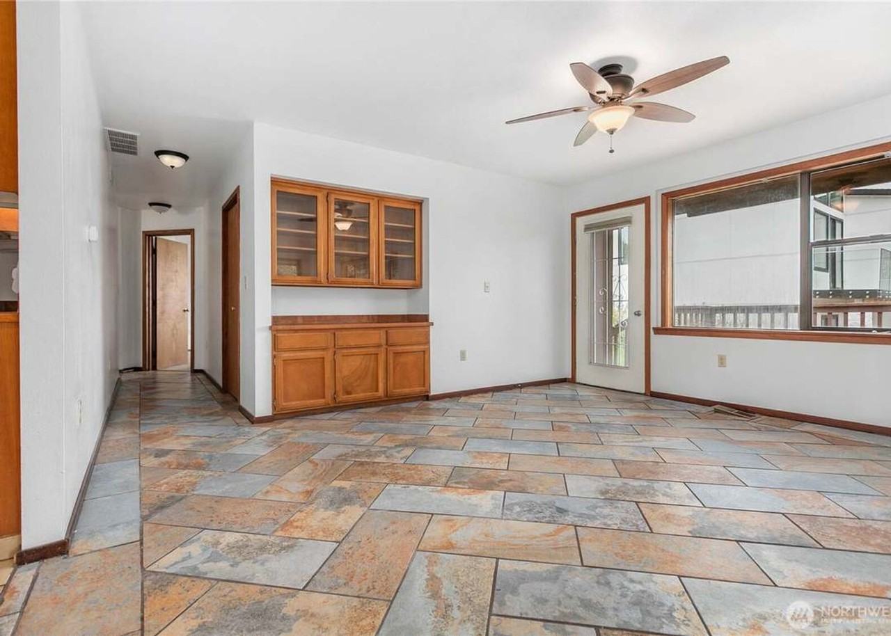 2526 Vining St - Photo 4 of 34