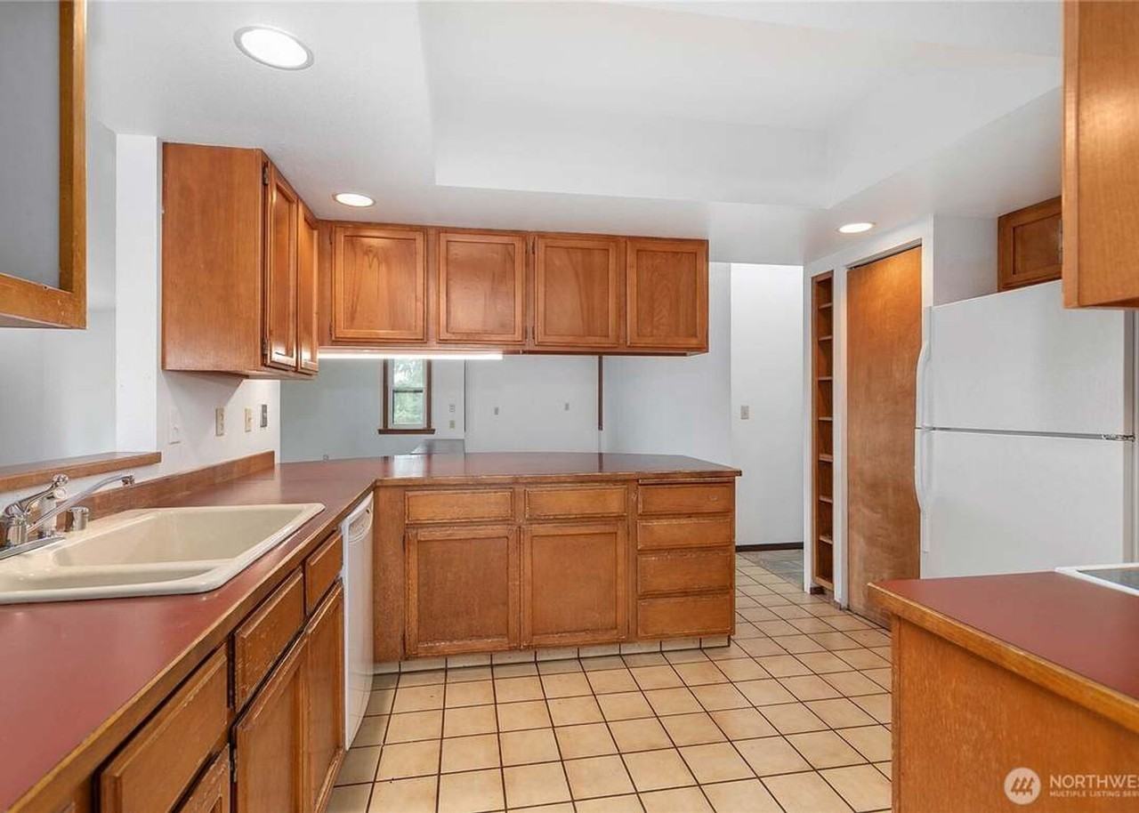 2526 Vining St - Photo 7 of 34