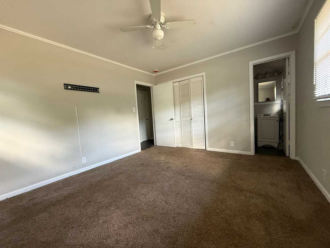 1343 Oakdale Dr - Photo 7 of 11