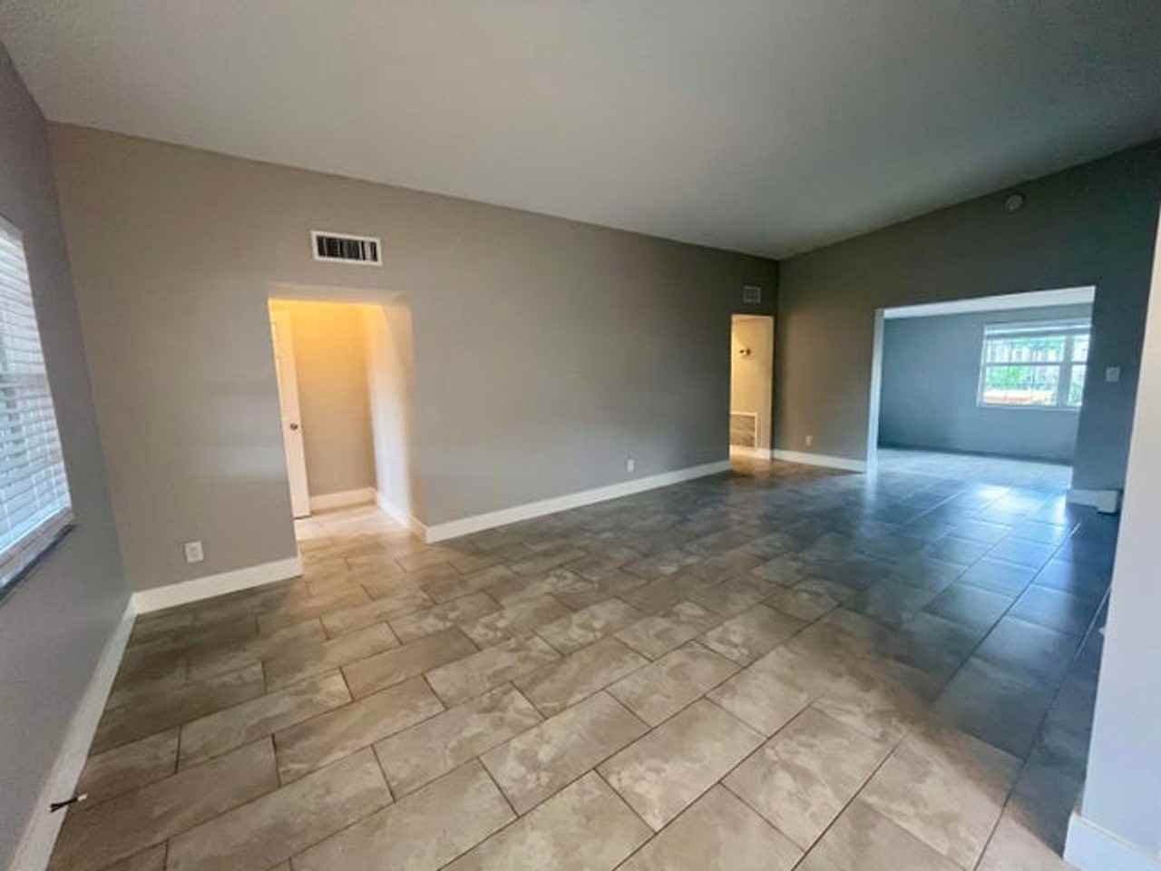 3765 Ne 18th Ave - Photo 3 of 15