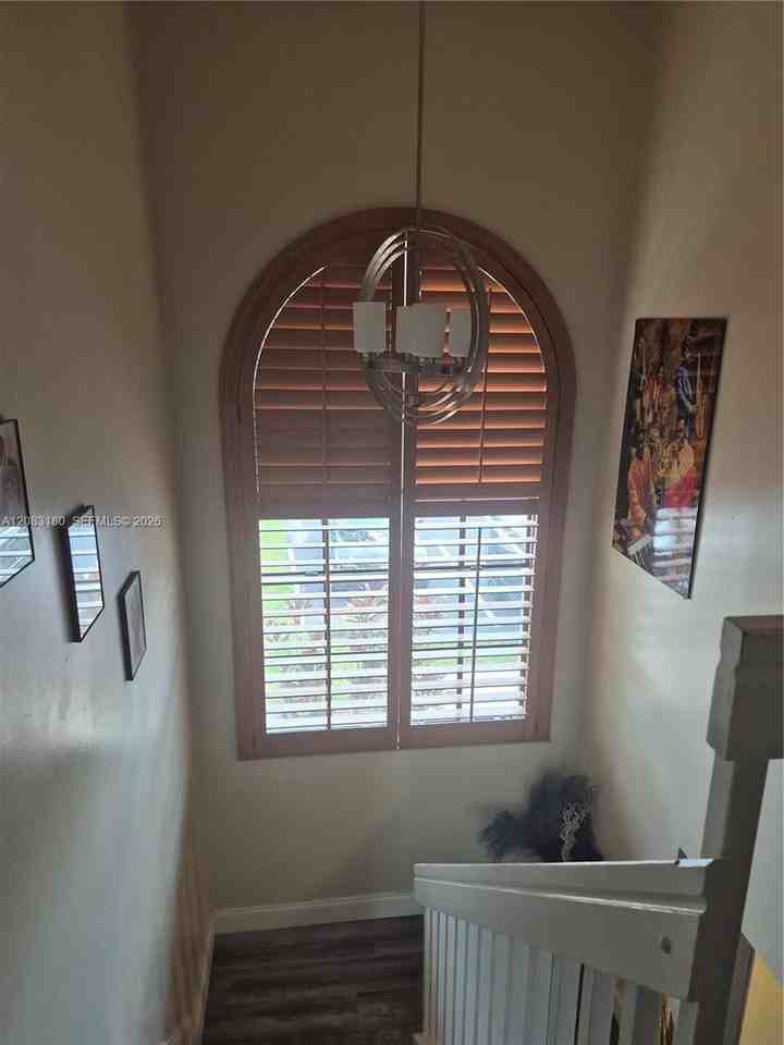 1109 Nw 107th Ave - Photo 3 of 12