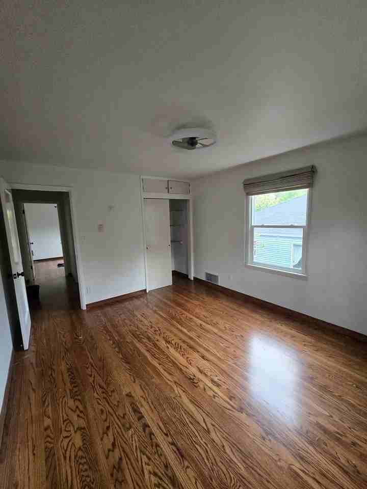 8607 35th Ave Sw - Photo 5 of 15