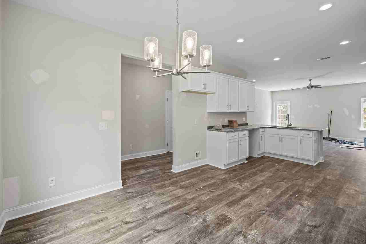 281 Deer Rd - Photo 7 of 42