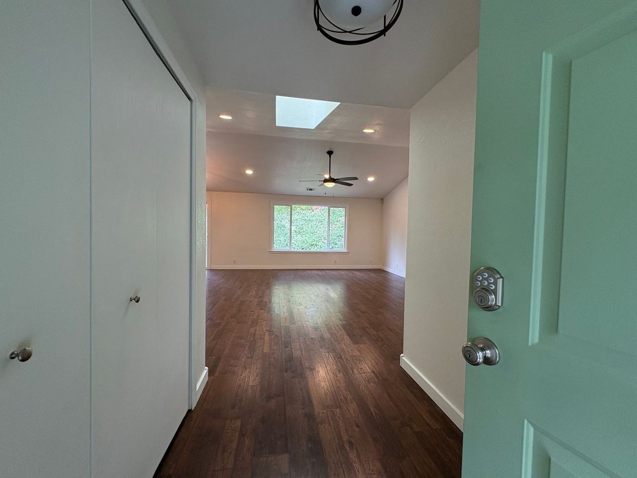 1371 Fernwood Dr - Photo 3 of 18