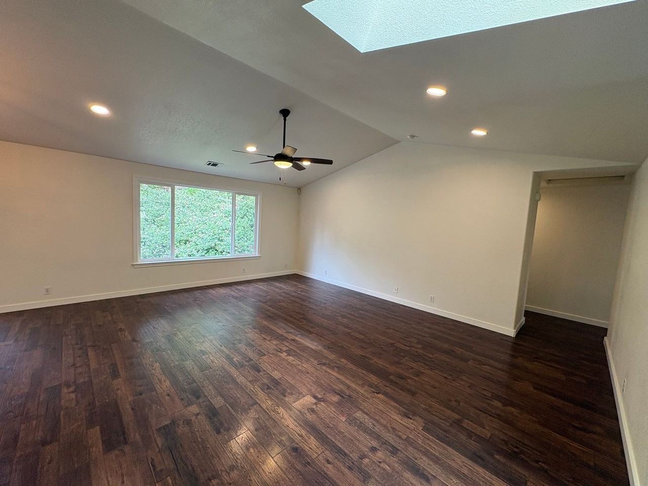 1371 Fernwood Dr - Photo 4 of 18