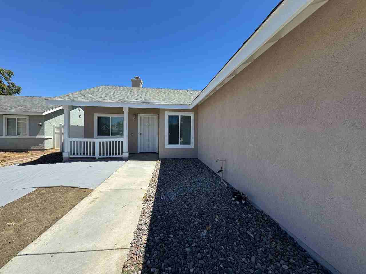 25060 Steiner Dr - Photo 2 of 18