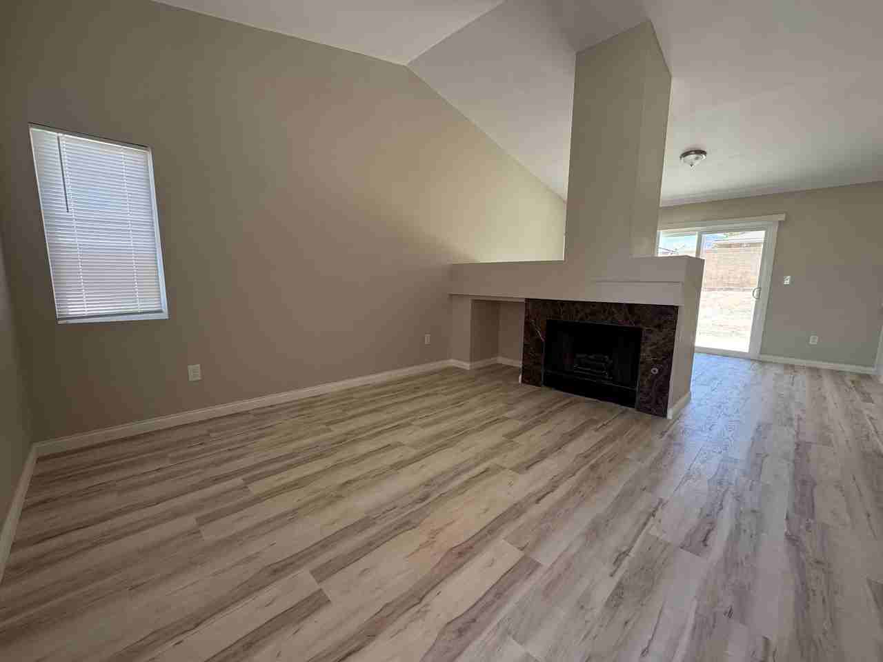 25060 Steiner Dr - Photo 4 of 18