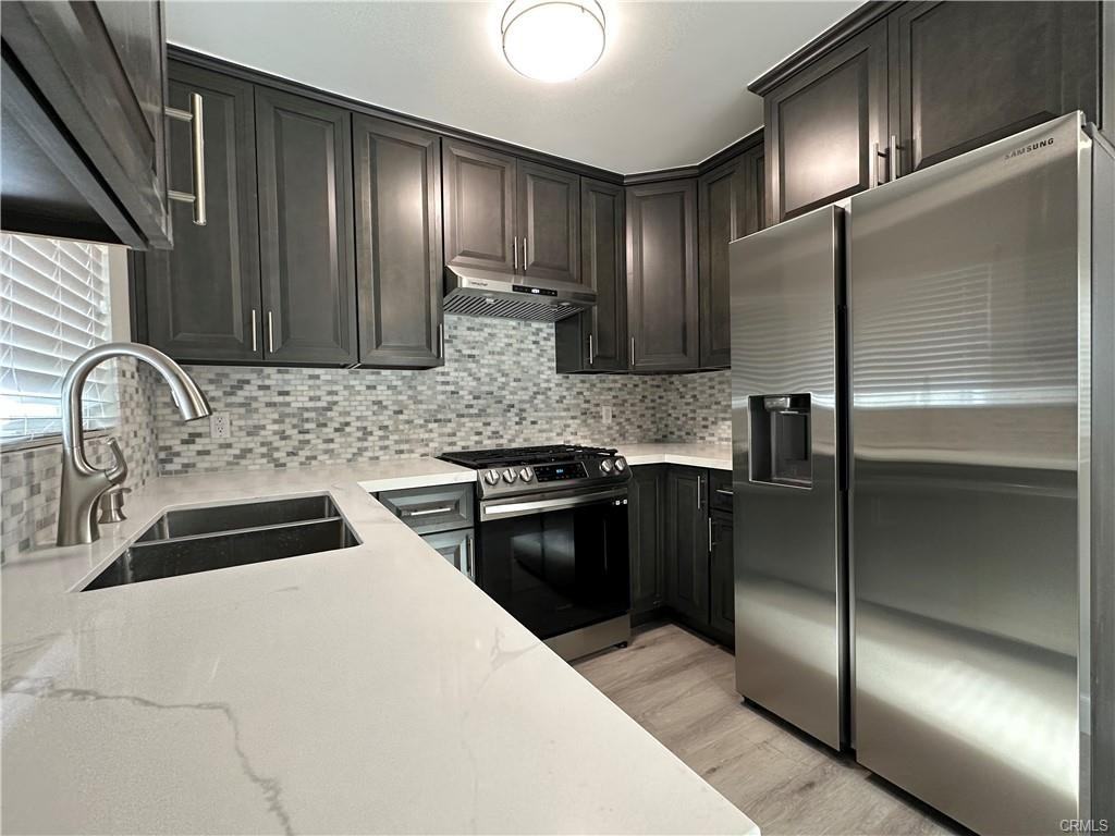 41 North Sierra Bonita Avenue #D - Photo 2 of 10