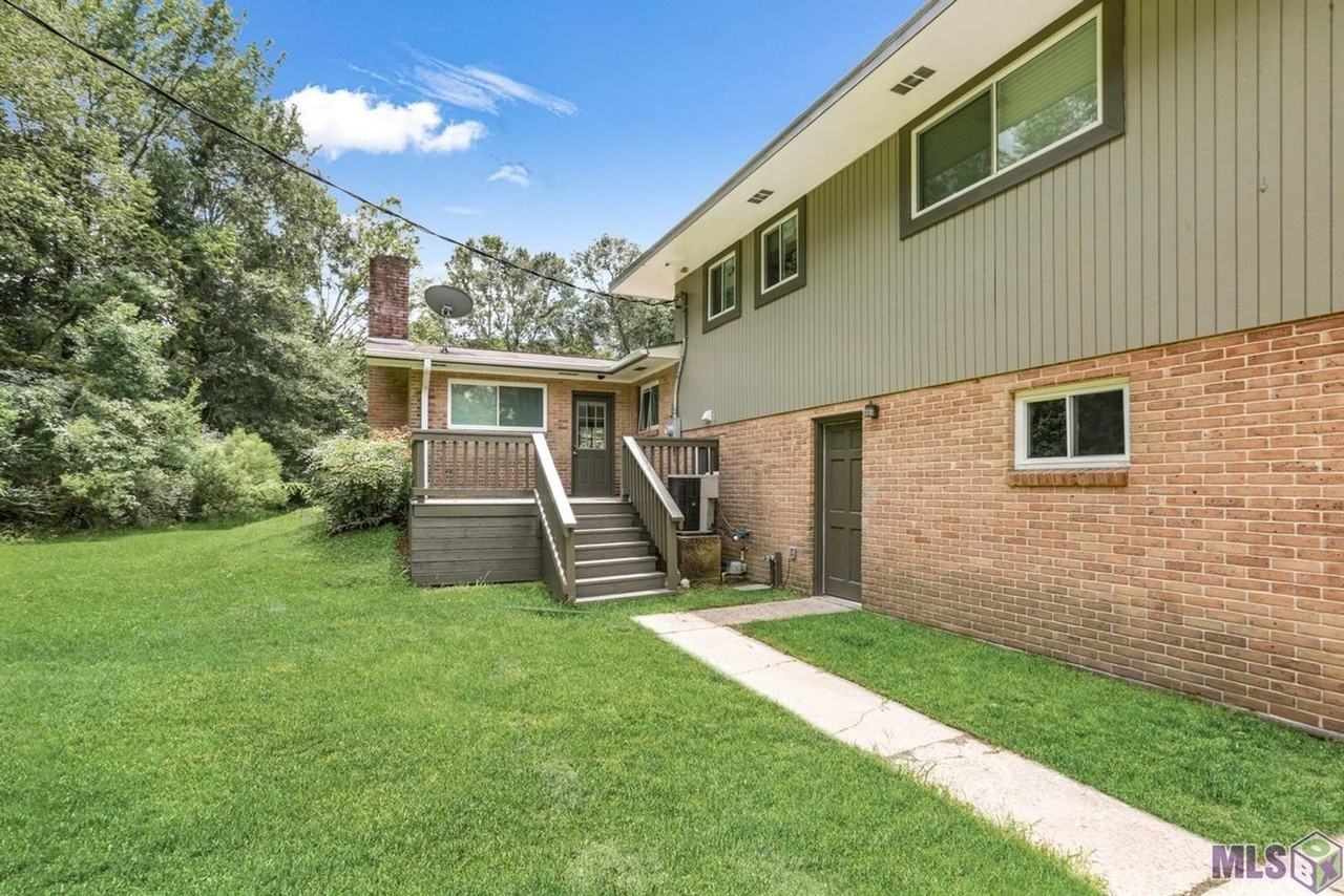 10212 Gurney Rd - Photo 3 of 19