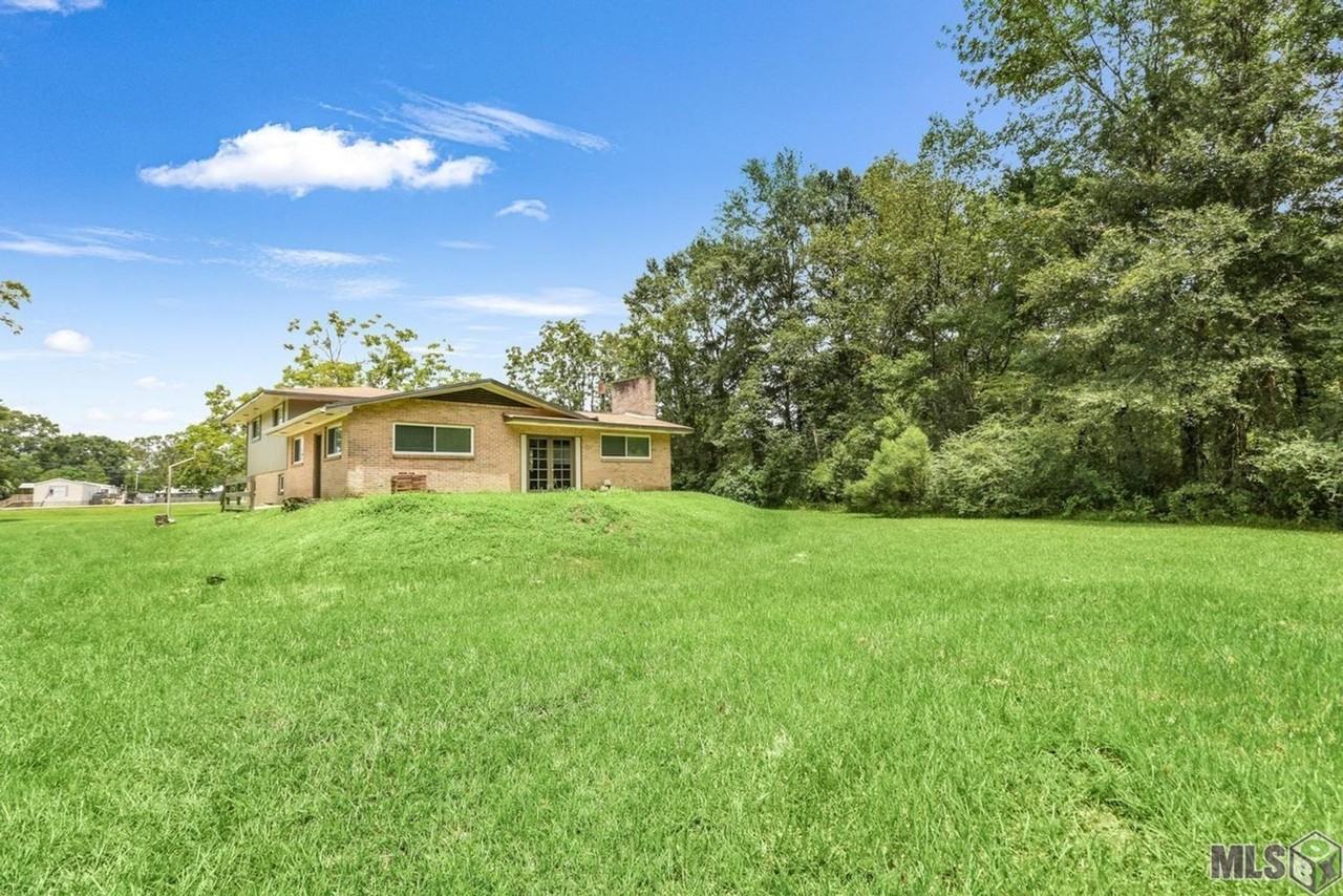 10212 Gurney Rd - Photo 4 of 19