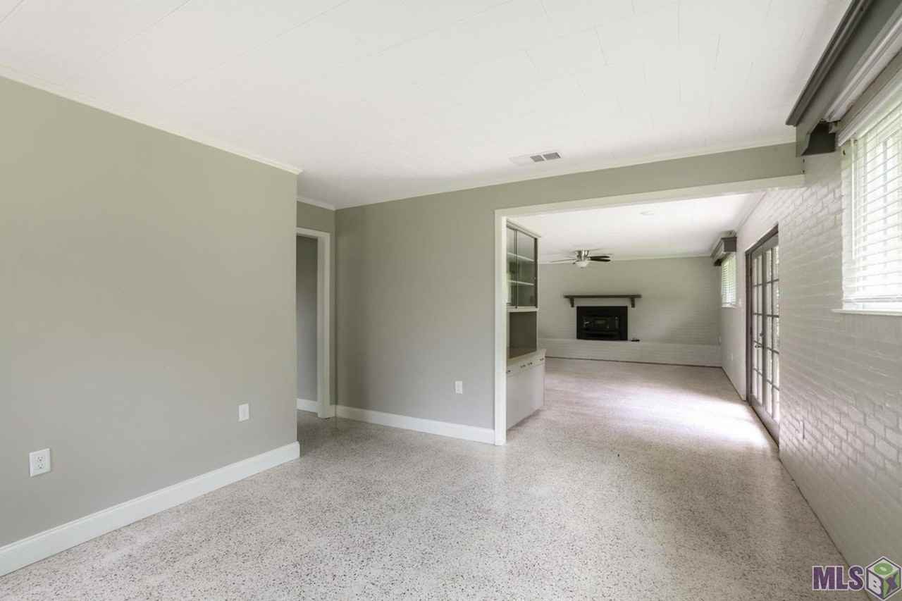 10212 Gurney Rd - Photo 6 of 19