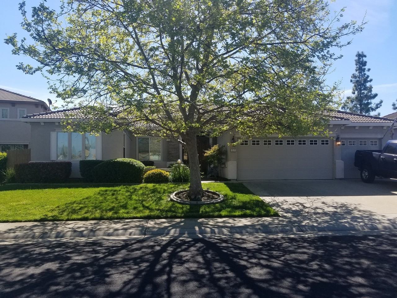 1511 Eriswell Dr - Photo 2 of 13