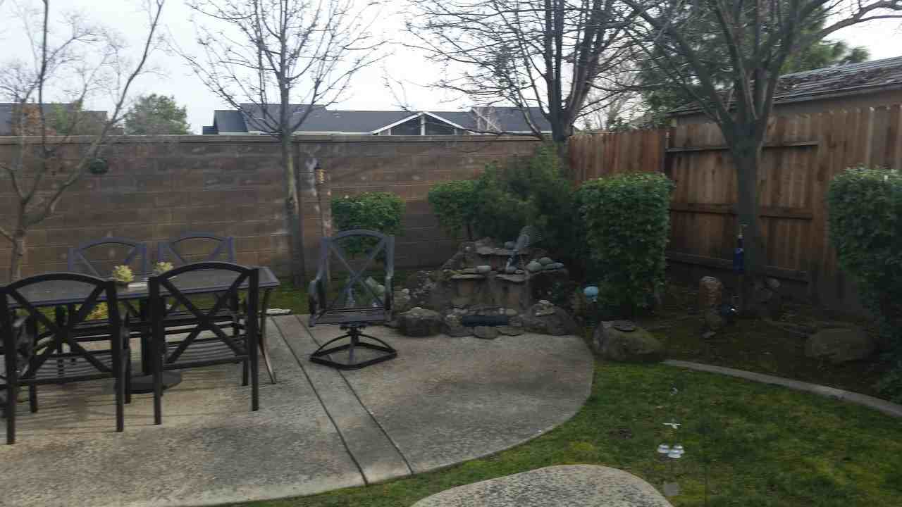 1511 Eriswell Dr - Photo 3 of 13