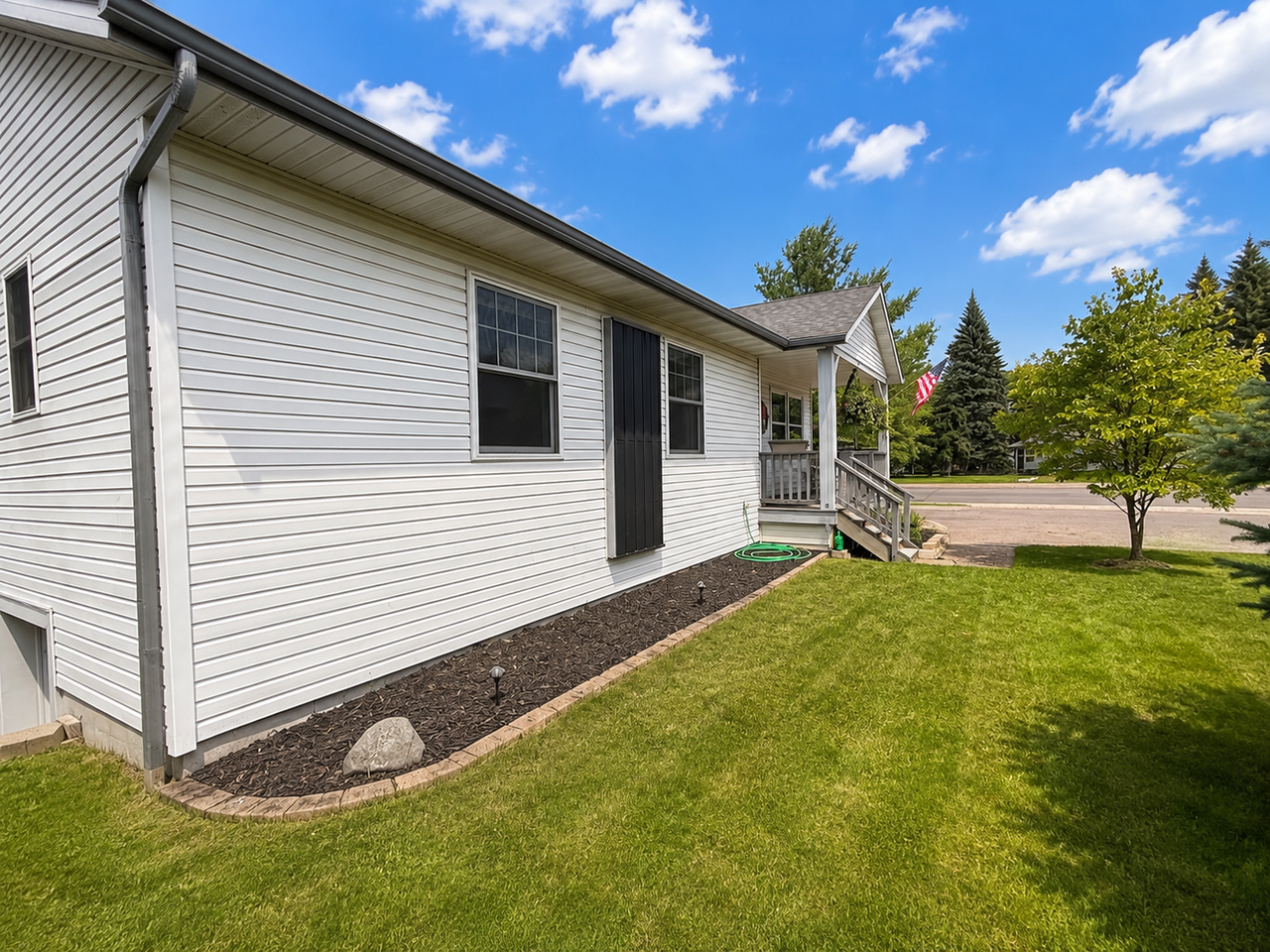 831 Commonwealth Ave - Photo 3 of 22