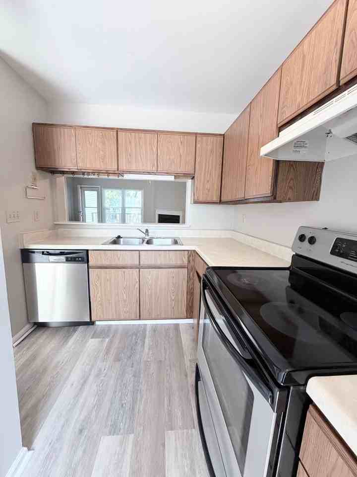 528 Finley St - Photo 4 of 23