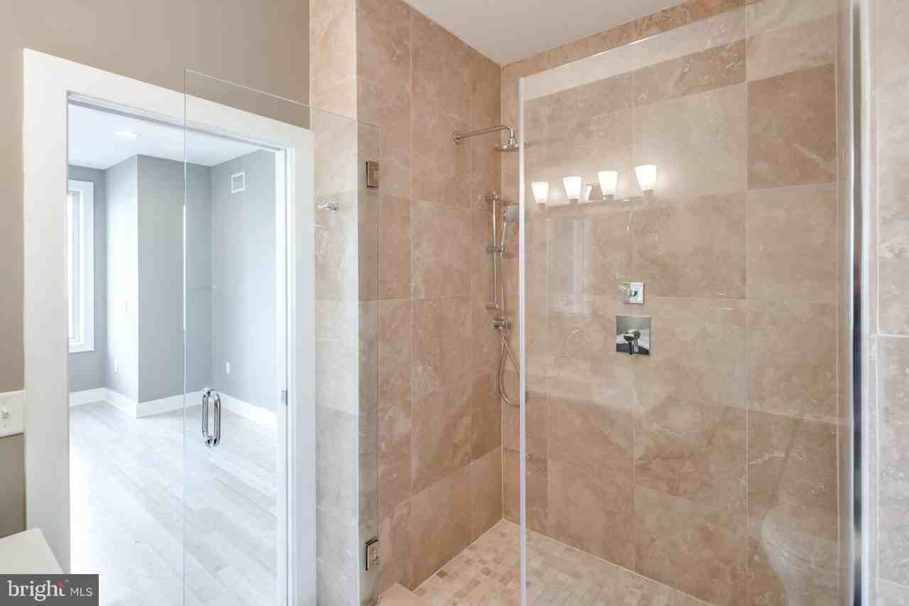 818 818 Montrose - 818 Montrose - Photo 7 of 21