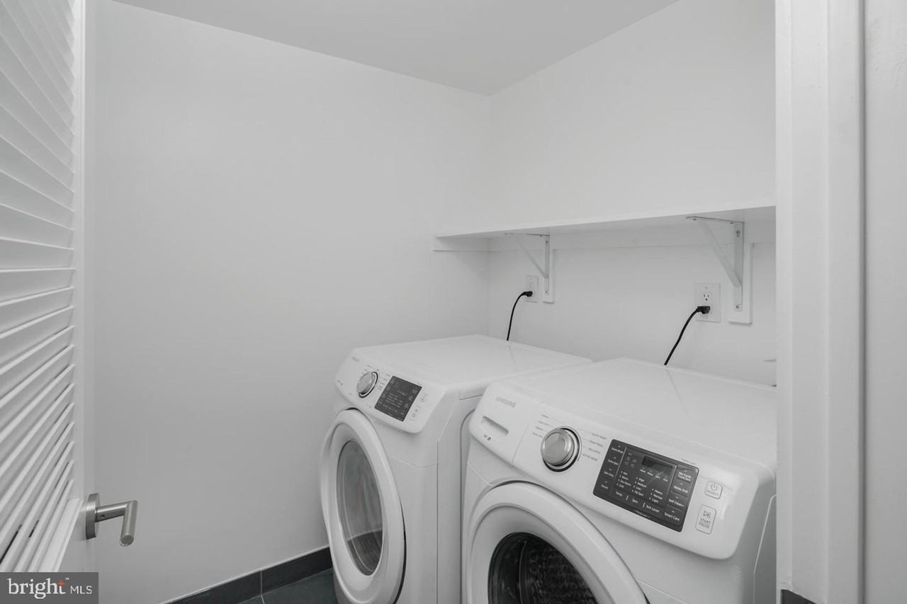 1406 S Howard St - Photo 4 of 20