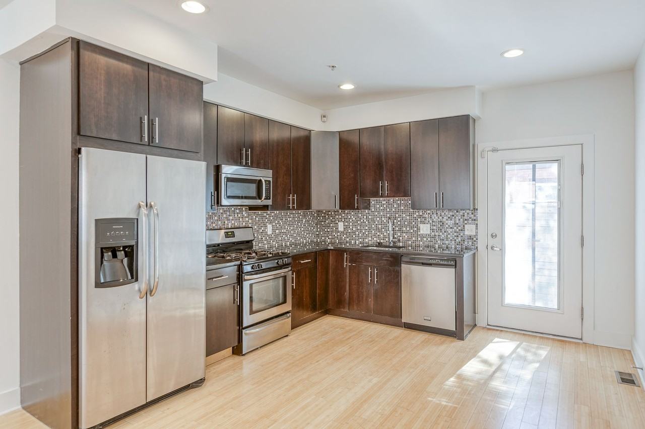 621 S Clarion St - Photo 4 of 25