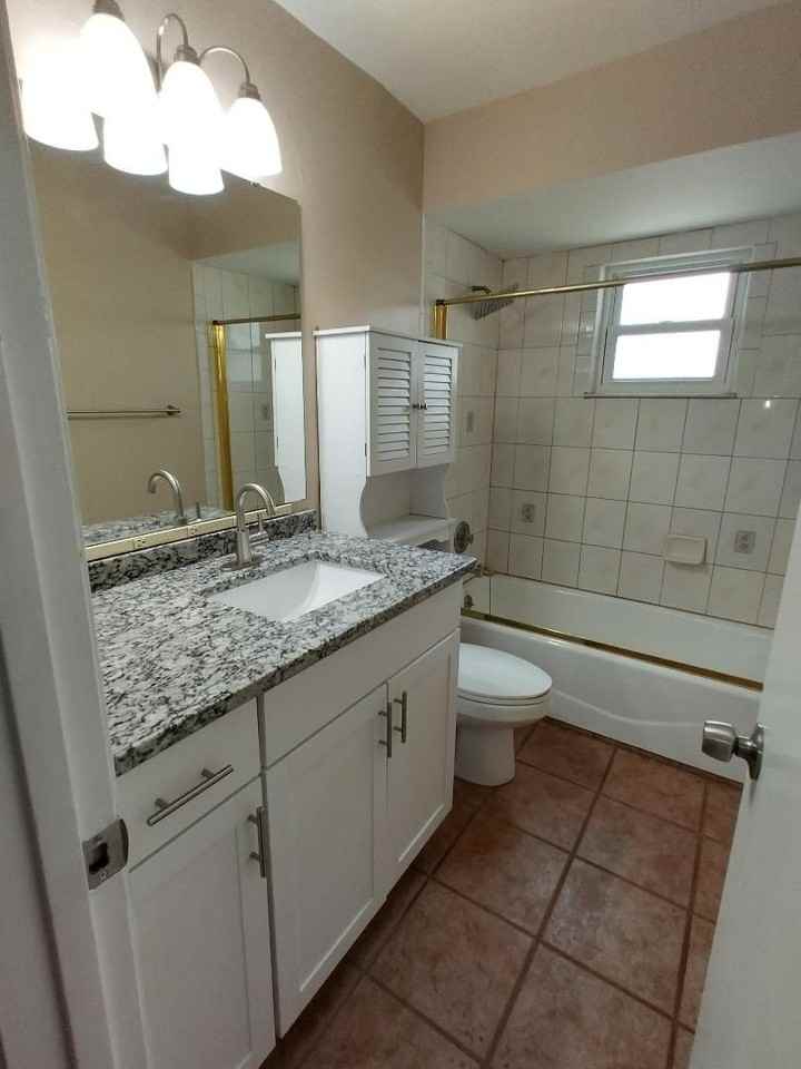 202 Perth Ct - Photo 6 of 11