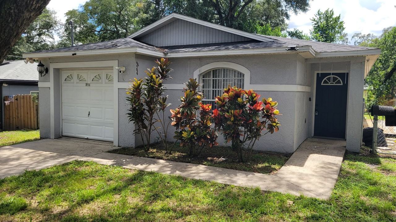 701 E Orchid Ave - Photo 2 of 16