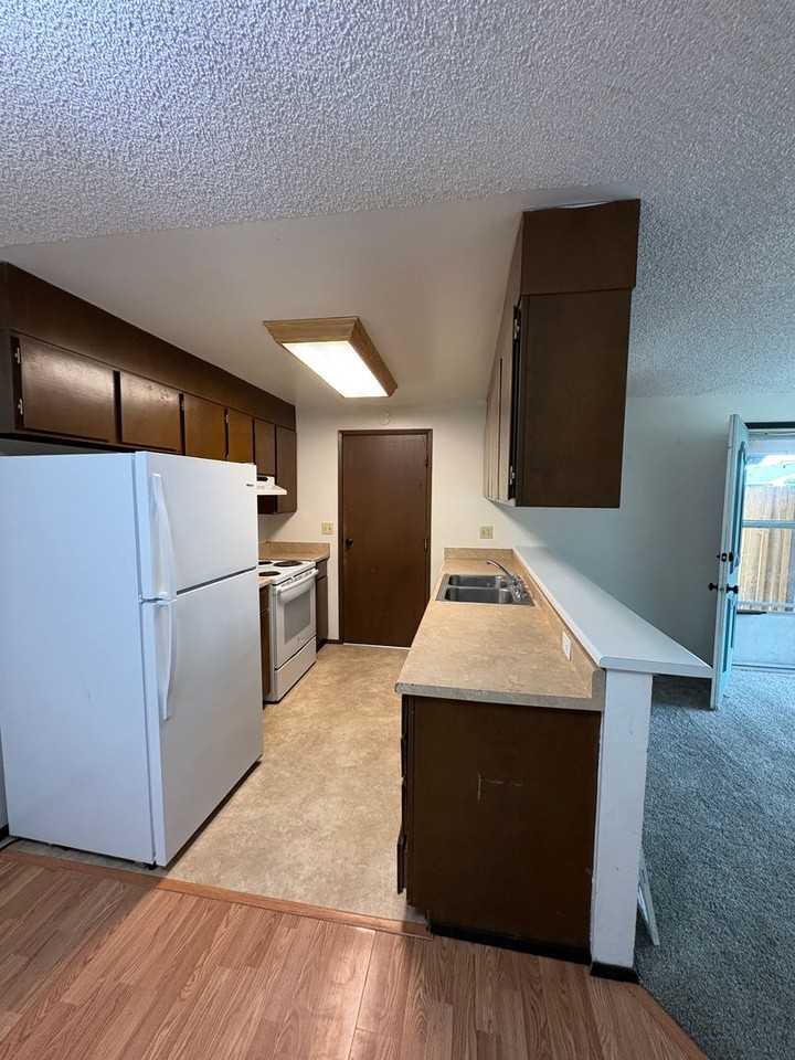 202 C St Sw - Photo 2 of 10