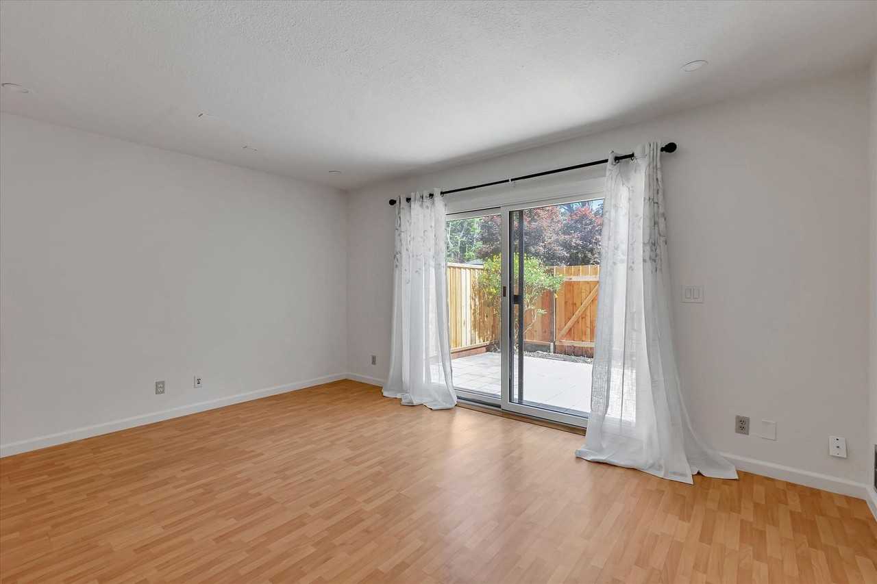 122 Flynn Ave #B - Photo 7 of 35