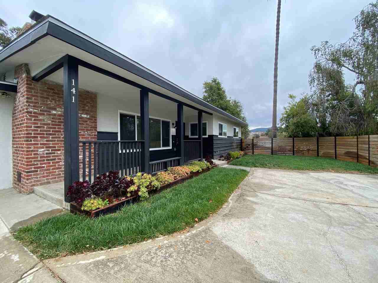 141 Hillside Ter - Photo 4 of 50