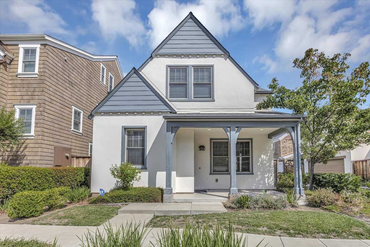 928 Valencia Ave - Photo 3 of 37