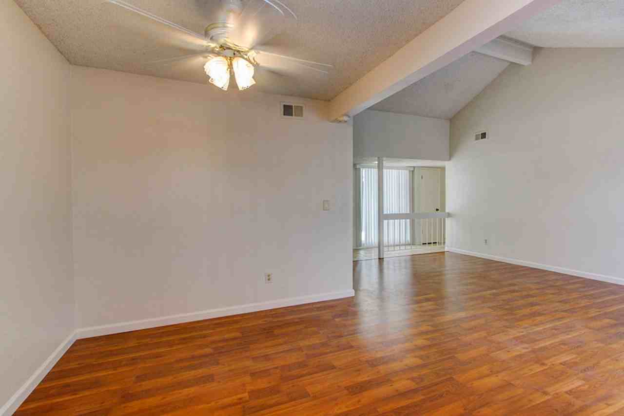 5909 Manorwood Ct - Photo 6 of 25