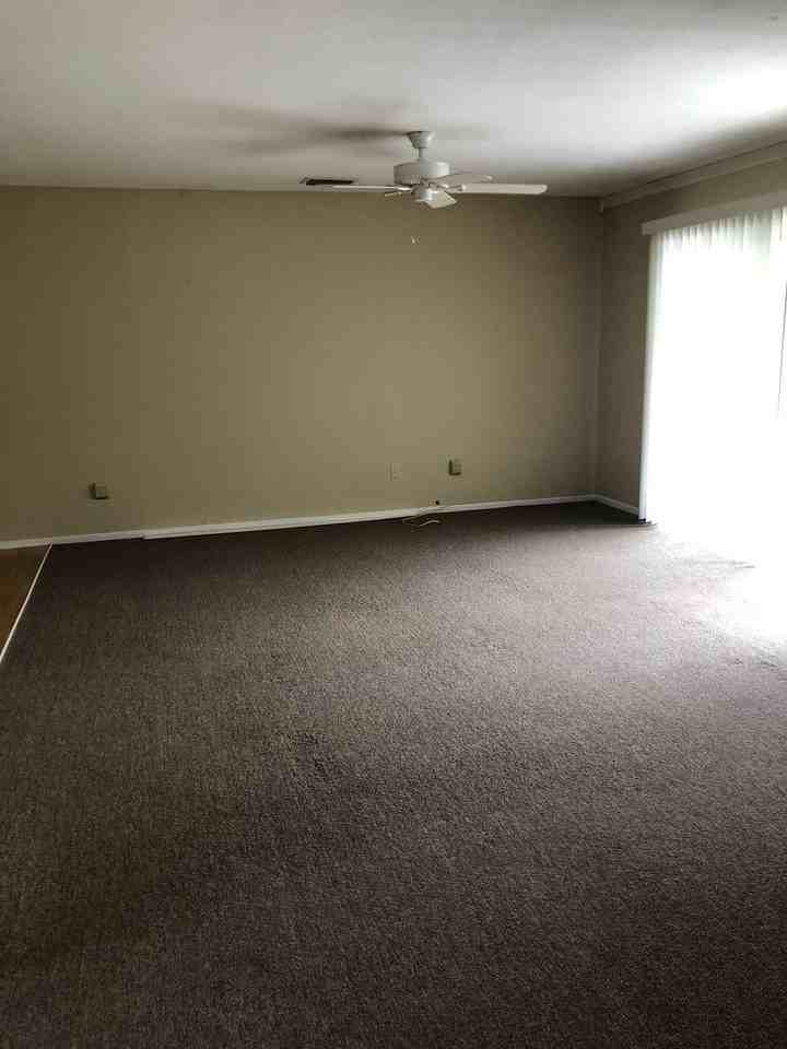 1955 Se Tiffany Ave - Photo 6 of 12