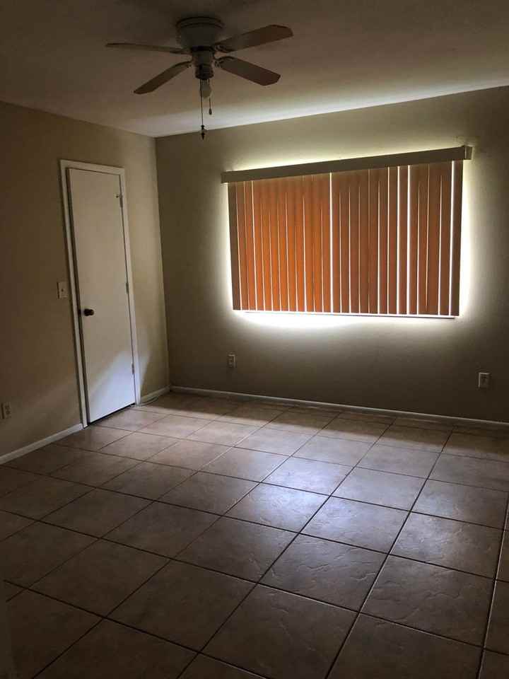 1955 Se Tiffany Ave - Photo 7 of 12