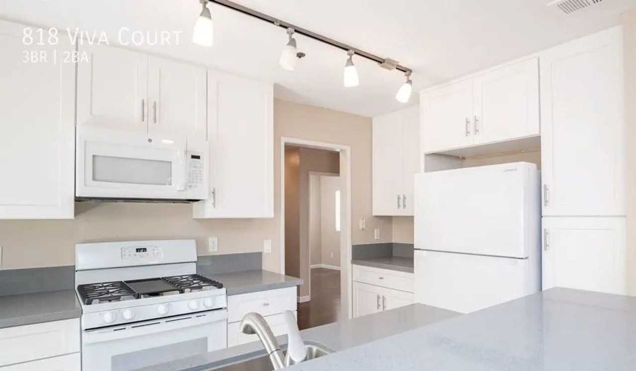 818 Viva Ct - Photo 2 of 11
