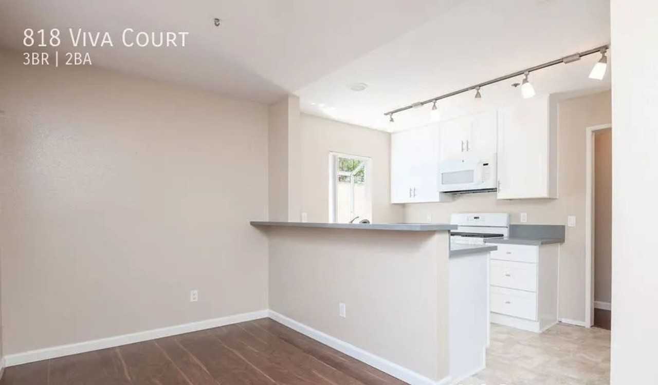 818 Viva Ct - Photo 4 of 11