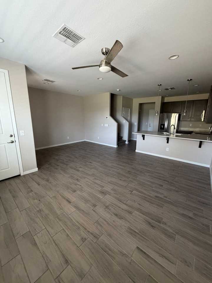 573 W Westchester Ave - Photo 3 of 12