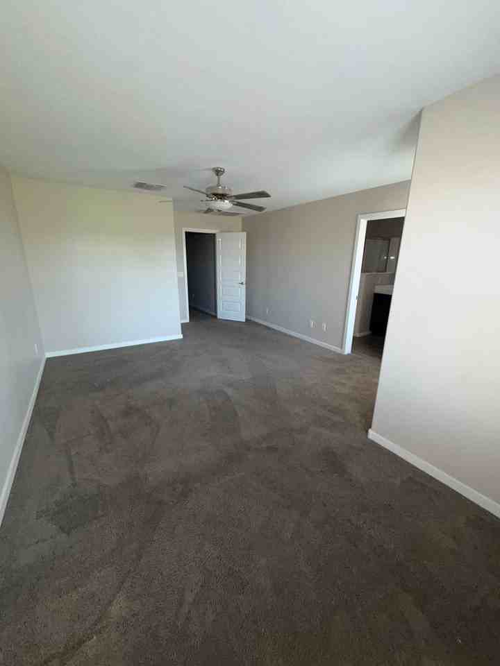 573 W Westchester Ave - Photo 4 of 12