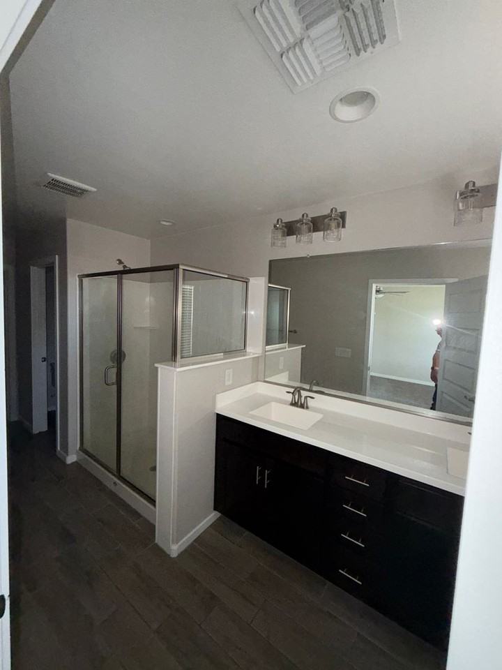 573 W Westchester Ave - Photo 5 of 12