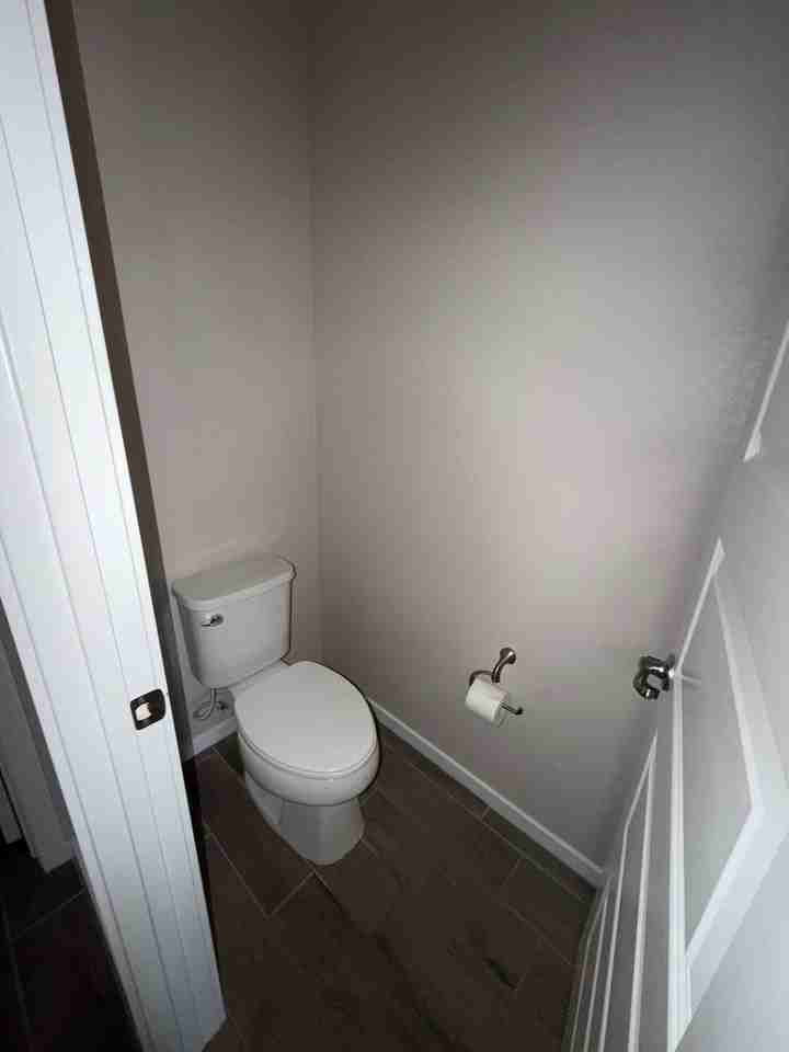 573 W Westchester Ave - Photo 6 of 12