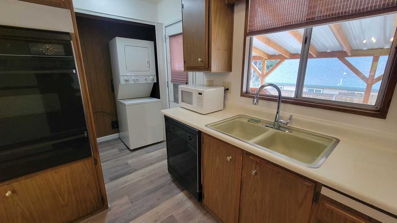 912 Woodrow Way - Photo 4 of 22