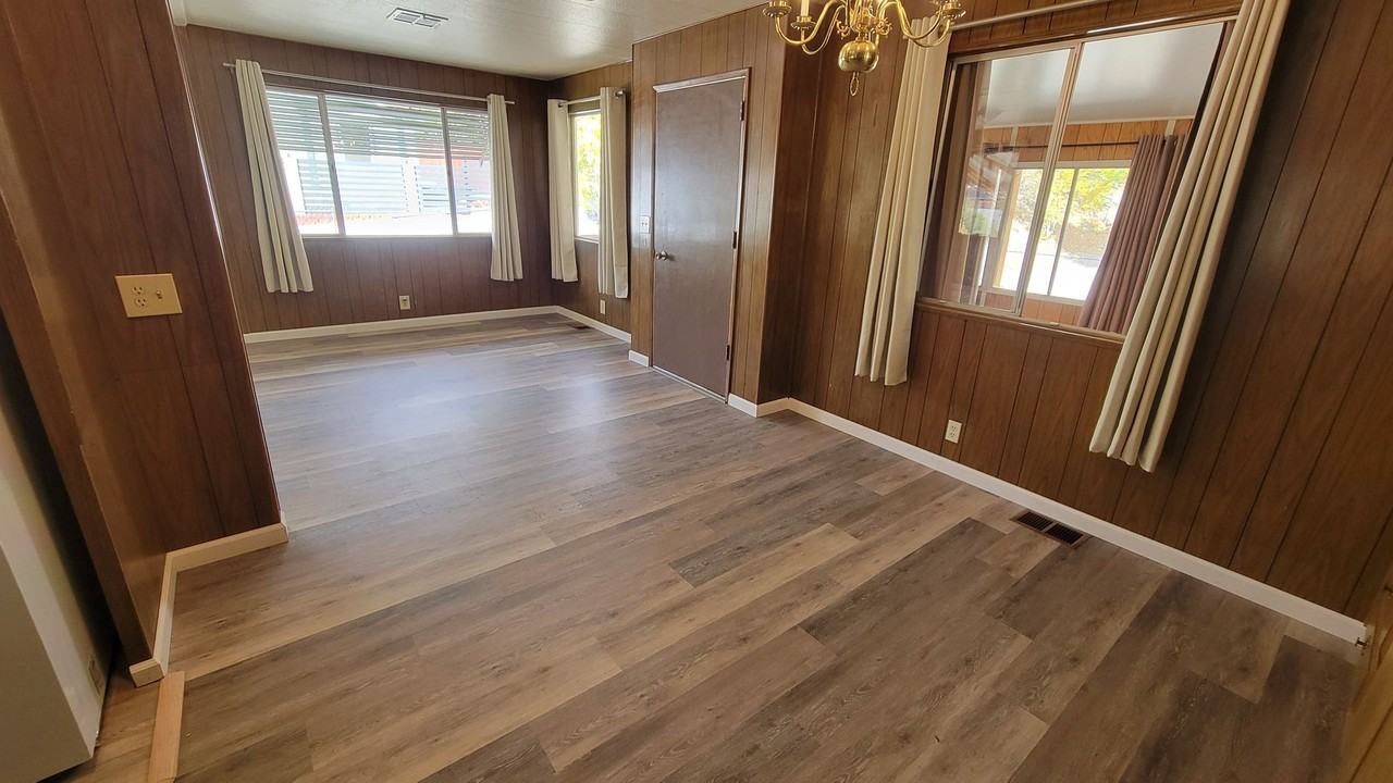 912 Woodrow Way - Photo 7 of 22